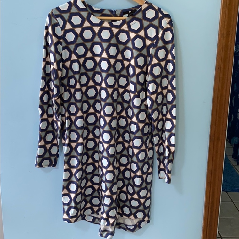 H&M long sleeve geometric dress